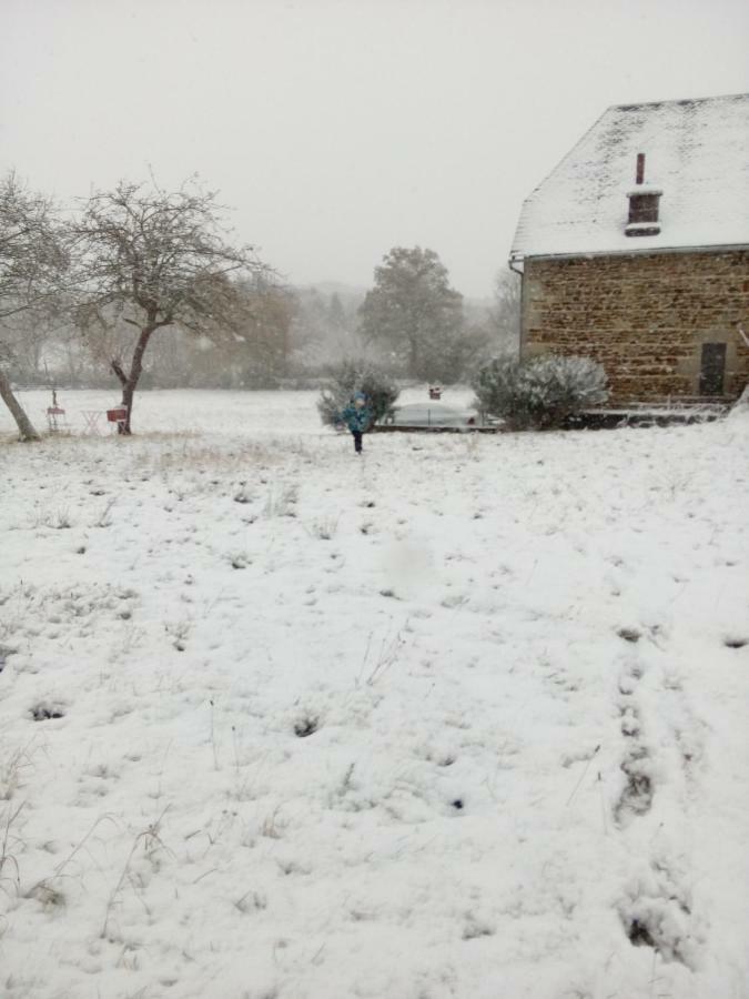 Gite Les Chaumeix Prondines Exterior photo